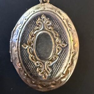 Elegant Silver Tone Locket Pendant